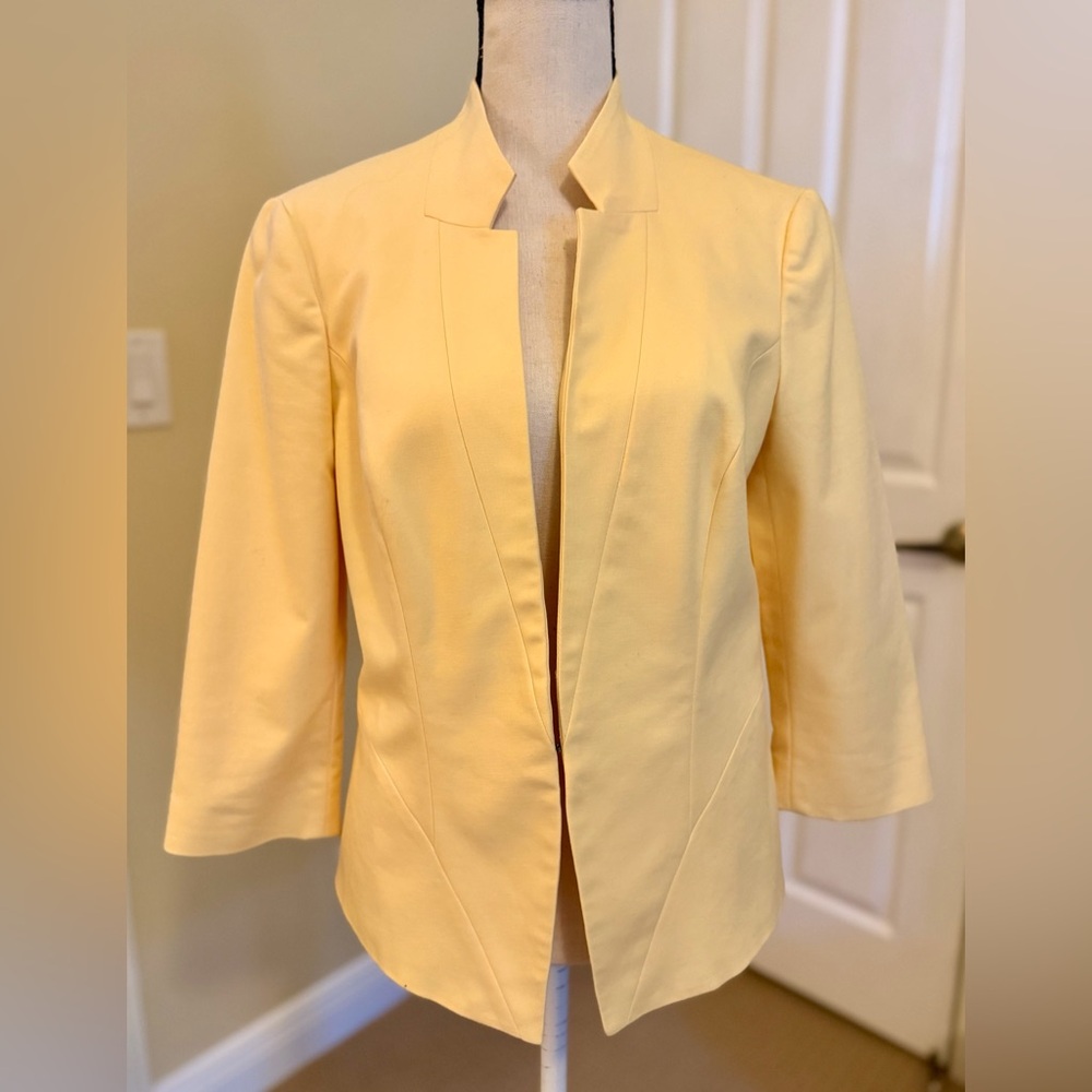 White House Black Market Soft Yellow Blazer, Sz 6, fully lined, like new!